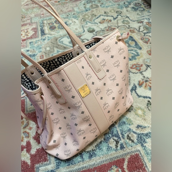 MCM - Picture 2 of 6